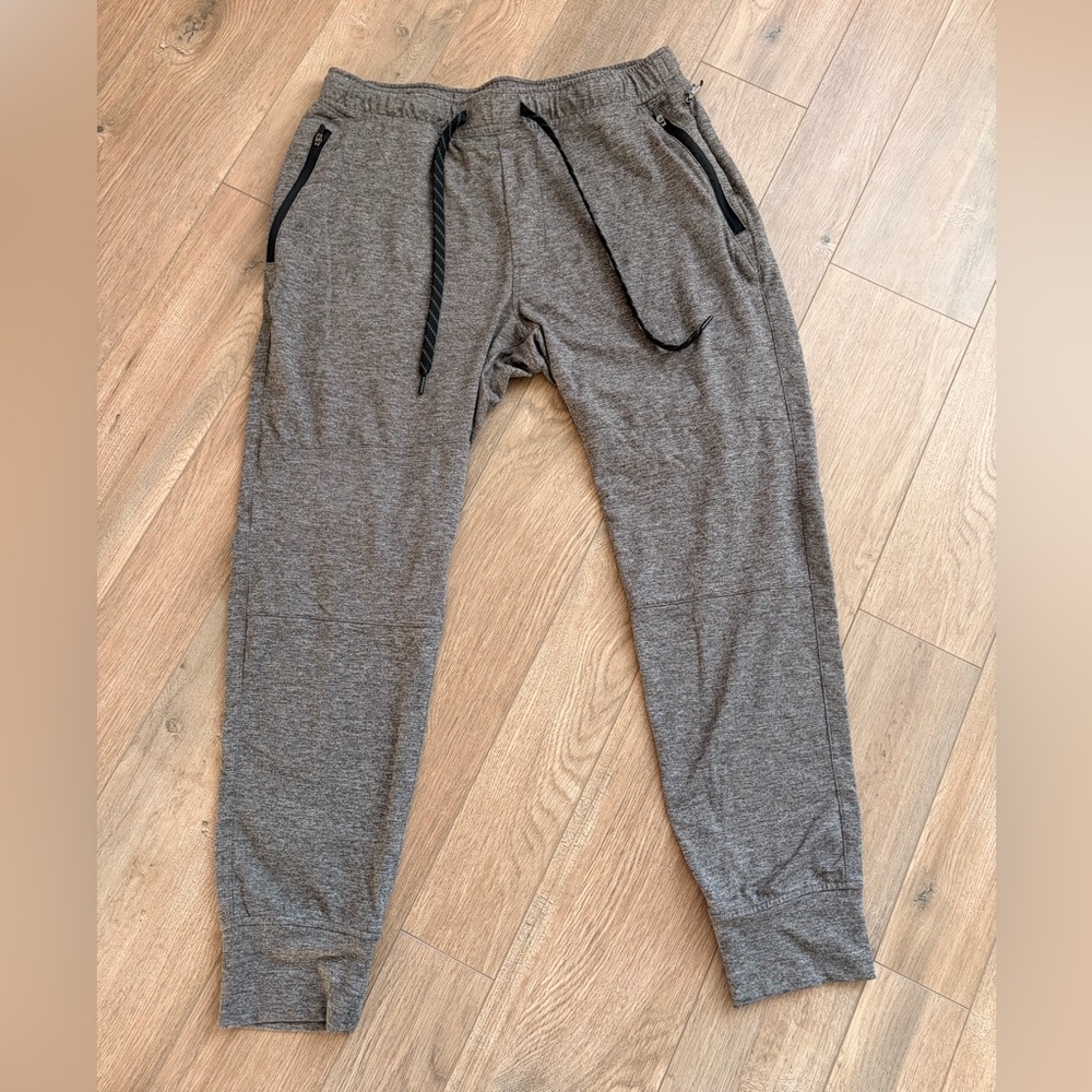 EUC American Eagle Mens Gray Jogger Pants- size Medium